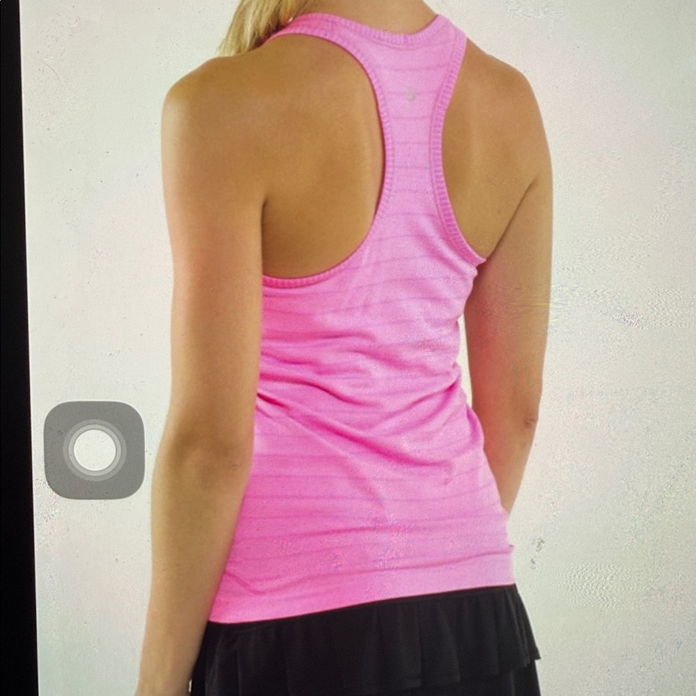 Lululemon Run: Swiftly Tech Racerback
Heathered Raspberry Glo Light